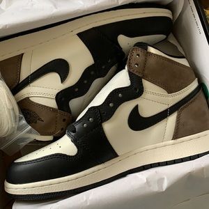 JORDAN 1 MOCHAS (GS) DEAD STOCK